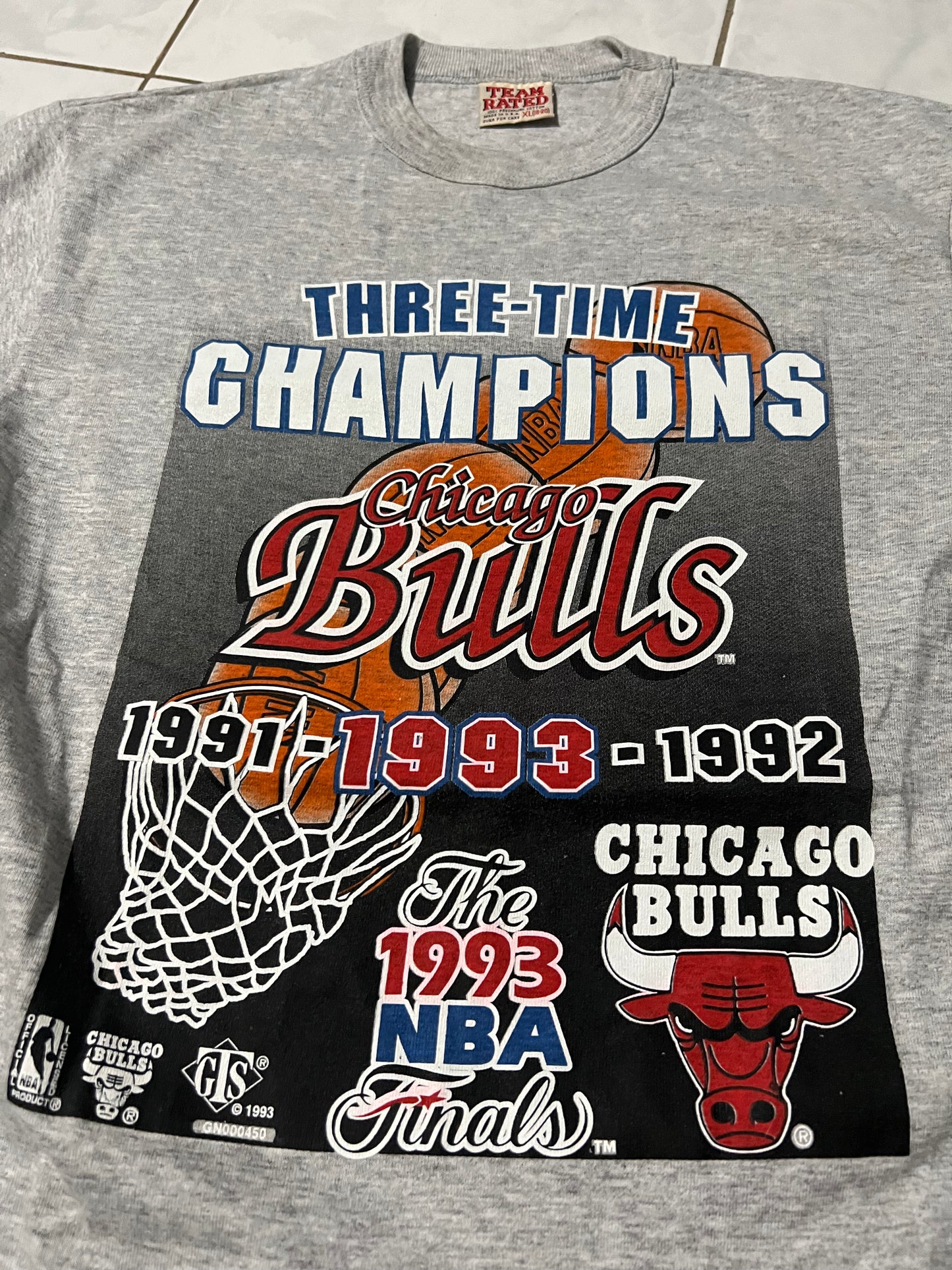 Vintage 90’s Chicago Bulls Three Time Champion Tee (1993)