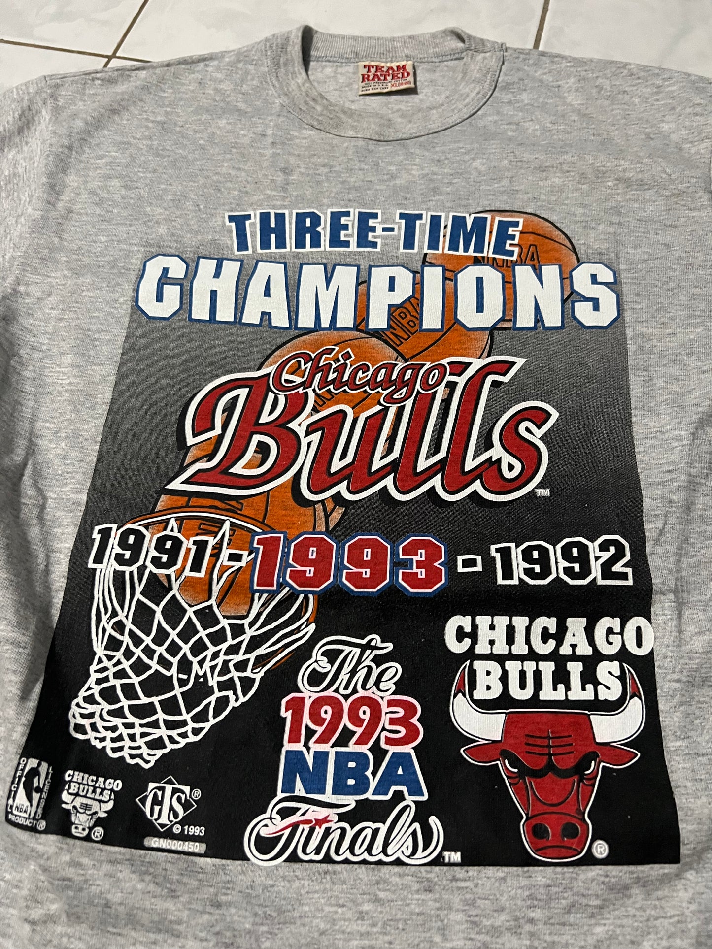 Vintage 90’s Chicago Bulls Three Time Champion Tee (1993)